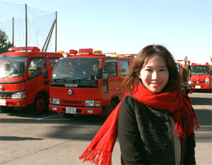 水野ゆうきと消防車